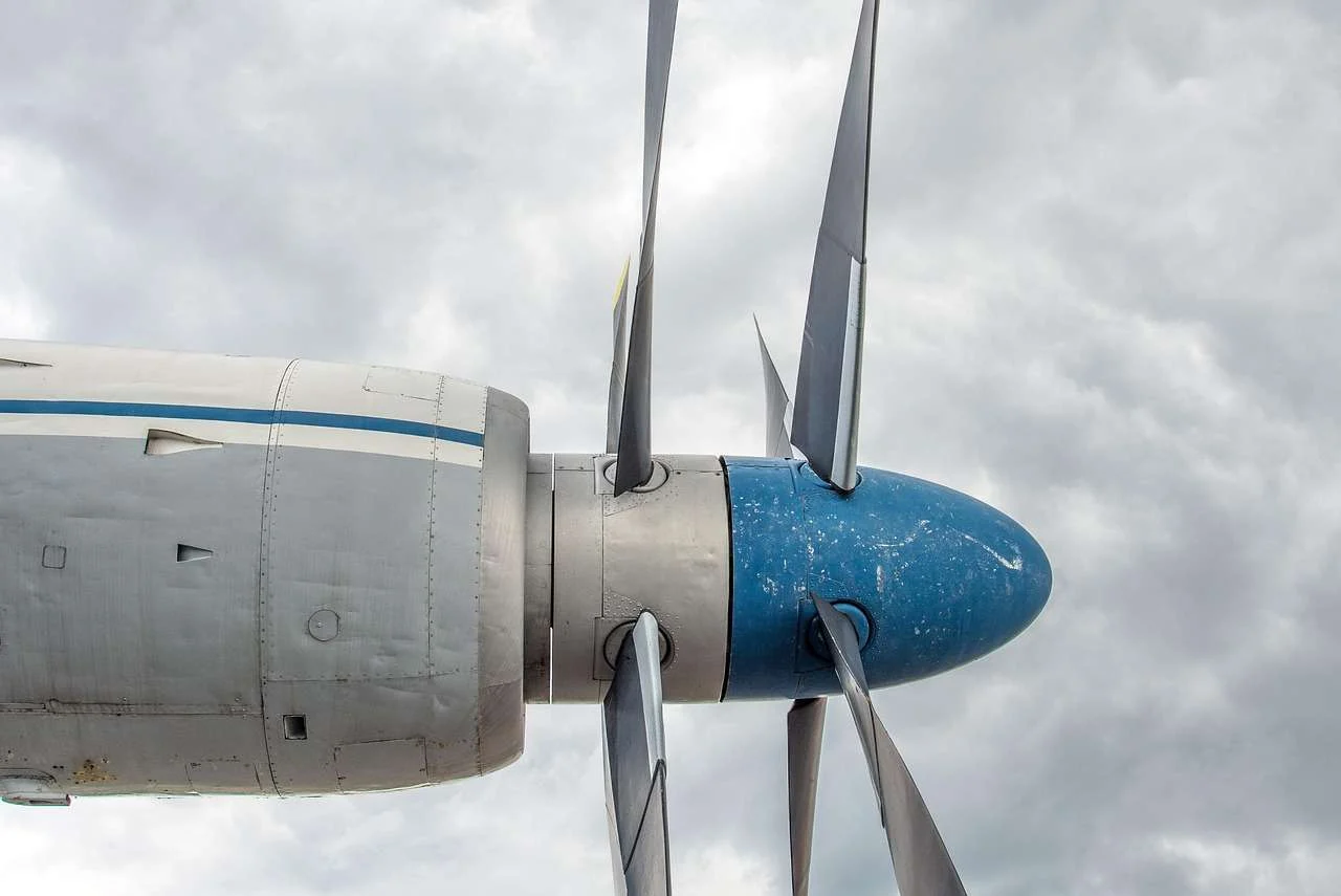 Turboprop engine and propeller on a regional aircraft wing