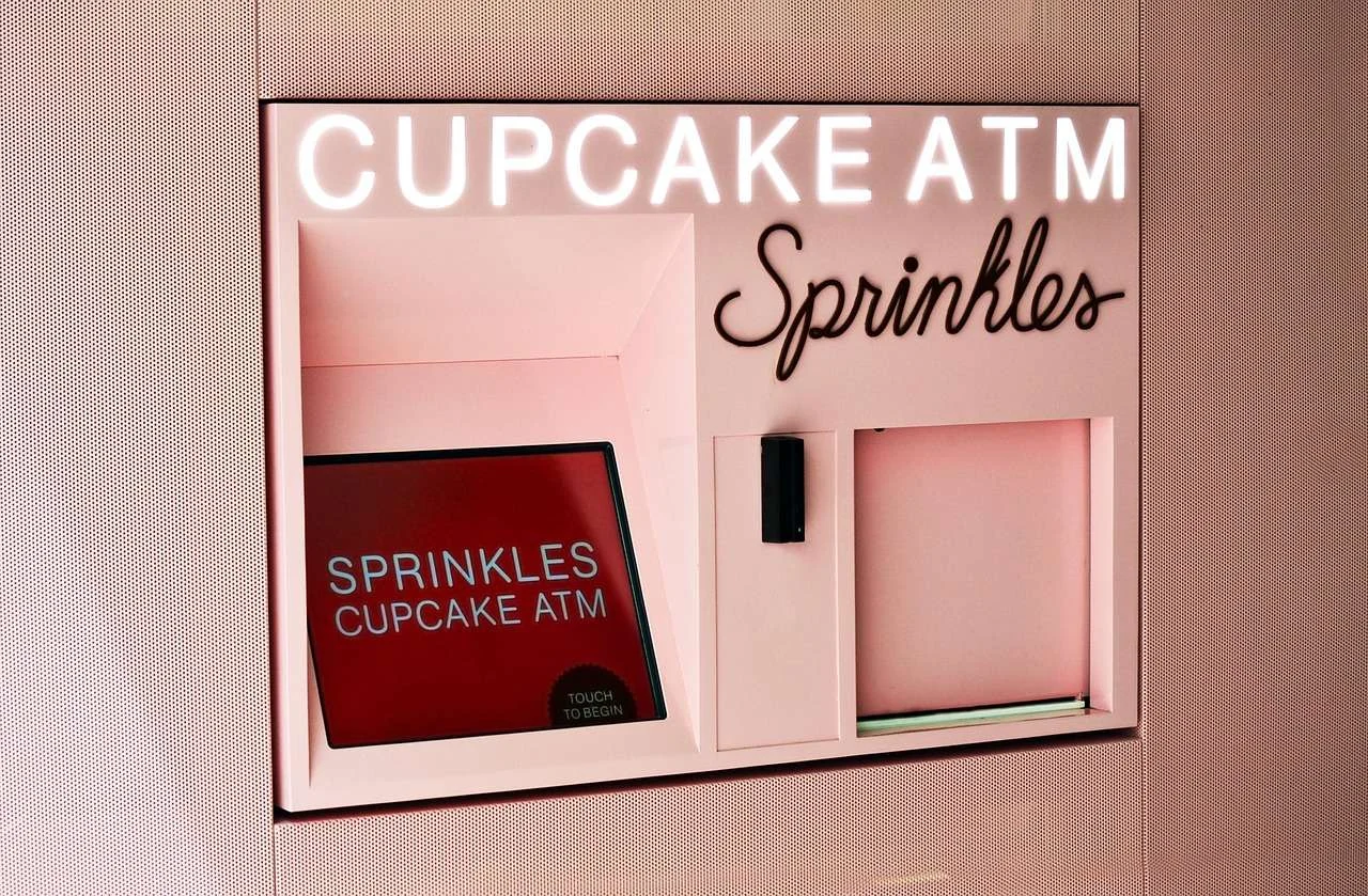 Automated vending machine selling cakes and snacks