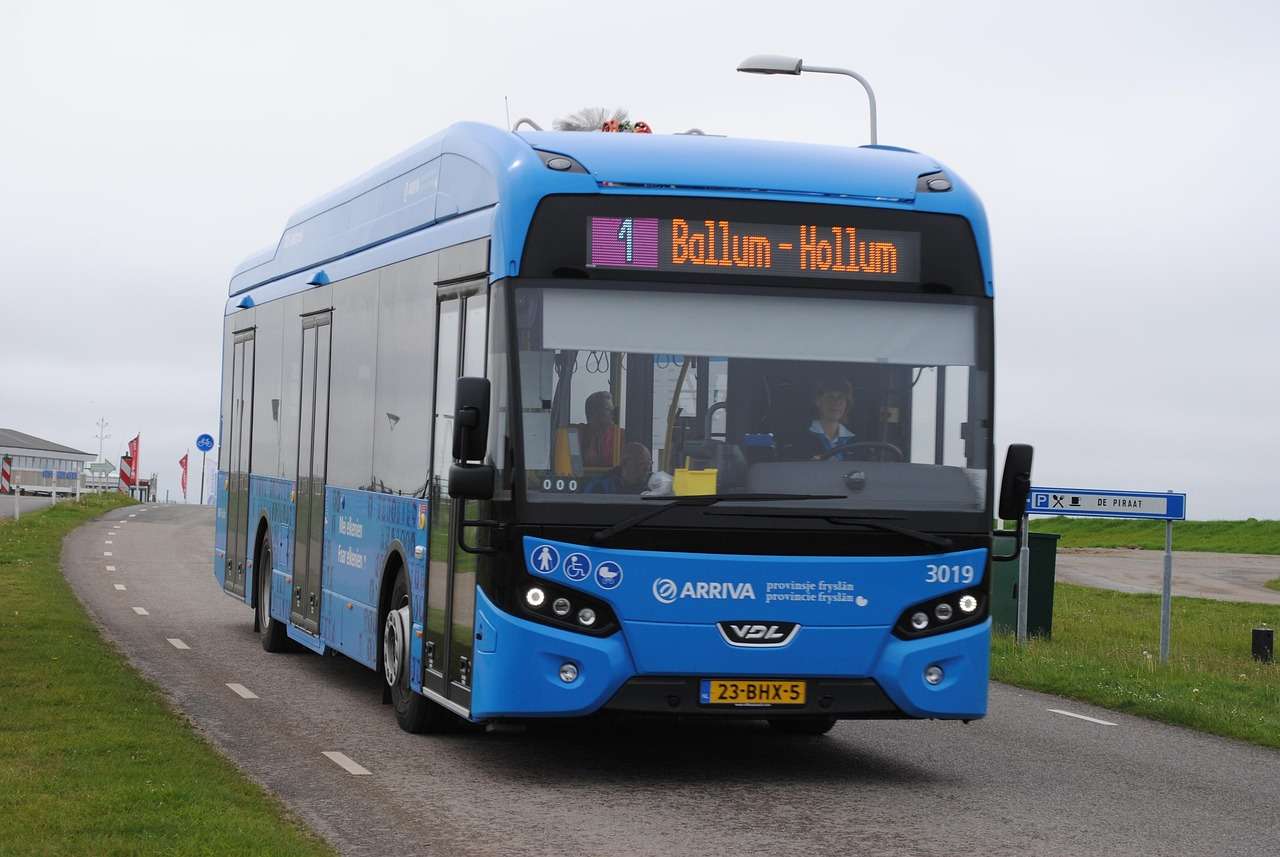 Battery electric single-deck bus in service